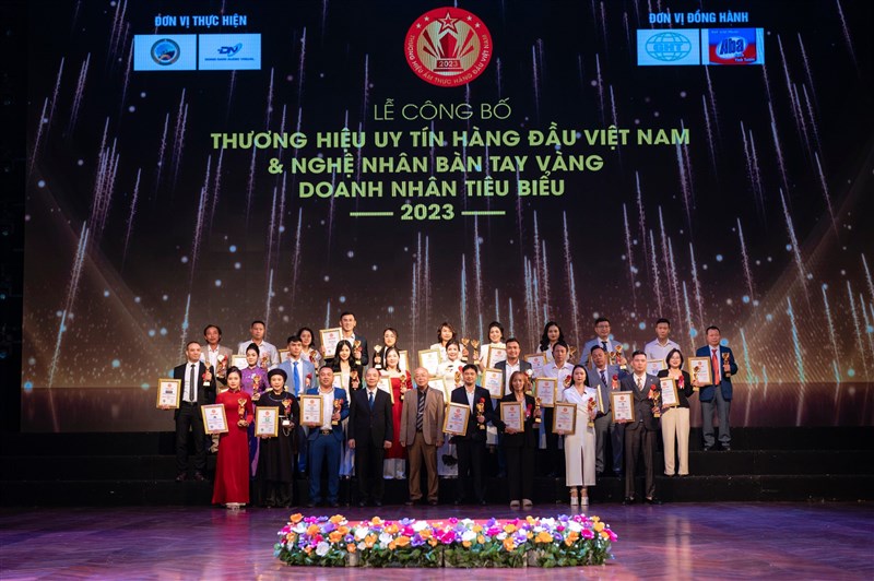 Giải thưởng Top 10 thương hiệu uy tín hàng đầu Việt Nam